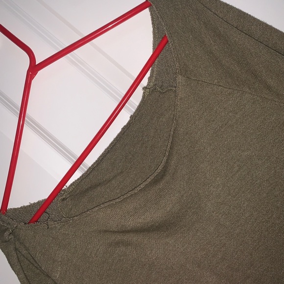 đź’“Off-the-shoulder olive hobo sweater - Picture 2 of 4